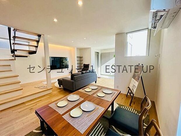 【リビング】心地いい光が差し込みます。過ごしやすいリビングで家族が快適な日々が送れます。