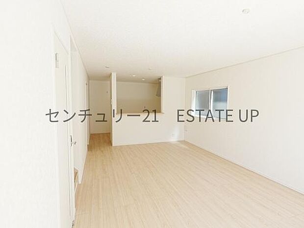 【リビング】お好きなインテリアなどを飾って、ご家族で安らげる癒しの空間をお作りいただけます。