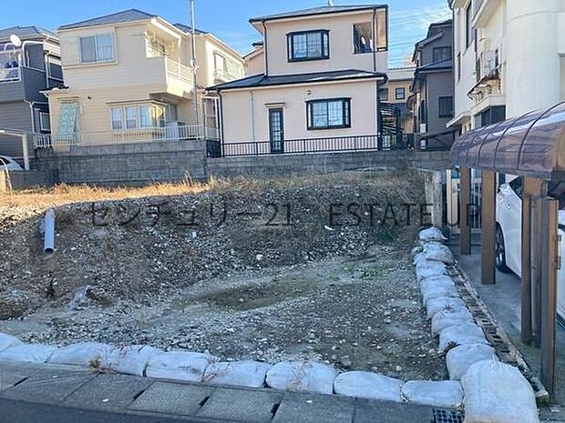 【完成前外観】