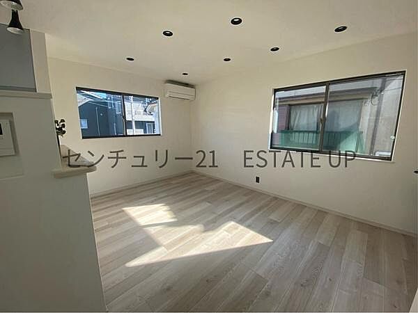 【リビング】お好きなインテリアなどを飾って、ご家族で安らげる癒しの空間をお作りいただけます。