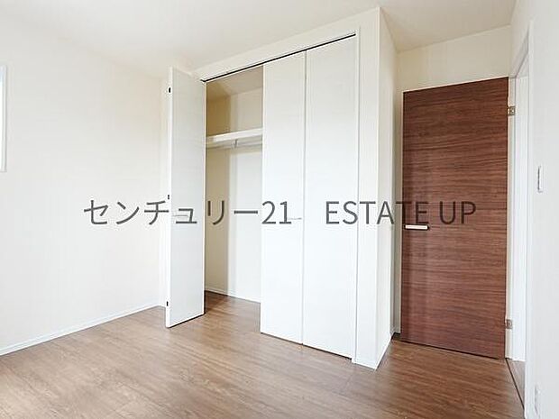 【洋室】家族構成やライフスタイルに合わせて、多目的にお使いいただけます。