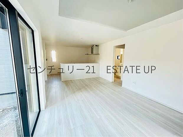 【リビング】お好きなインテリアなどを飾って、ご家族で安らげる癒しの空間をお作りいただけます。