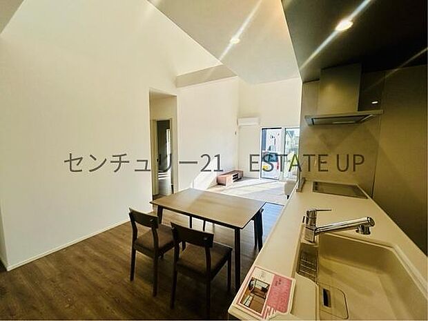 【リビング】お好きなインテリアなどを飾って、ご家族で安らげる癒しの空間をお作りいただけます。