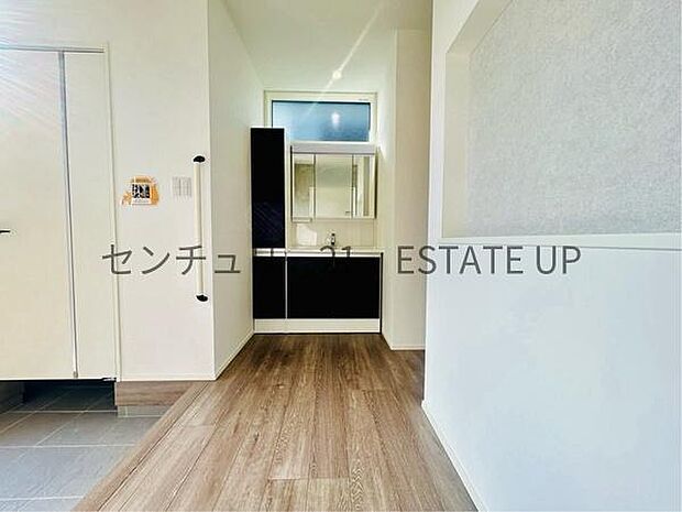 【洗面台・洗面所】スペースの広い洗面所が特徴