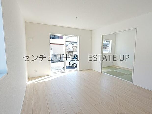 【リビング】リビングでご家族・来訪者、皆様でゆったりとお過ごしいただけます。