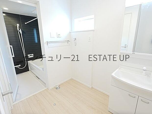 【洗面台・洗面所】スペースの広い洗面所が特徴