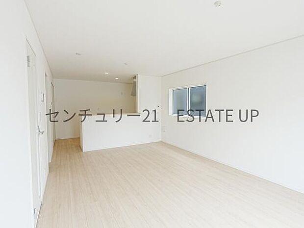 【リビング】お好きなインテリアなどを飾って、ご家族で安らげる癒しの空間をお作りいただけます。