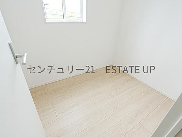 【洋室】収納スペースとしても活用できます。