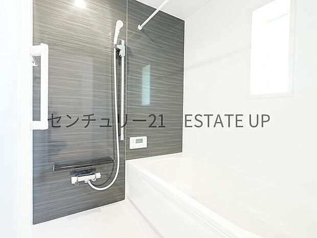 【バス】1日の疲れを癒してくれるバスルーム。