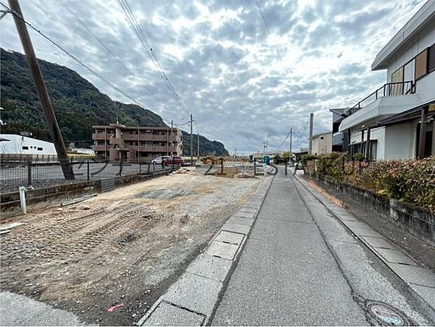 【完成前外観】