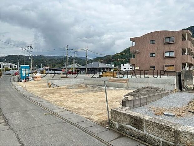 【完成前外観】