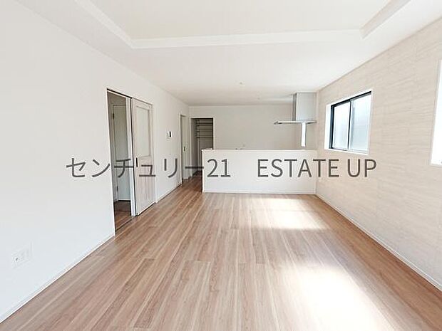 【リビング】お好きなインテリアなどを飾って、ご家族で安らげる癒しの空間をお作りいただけます。