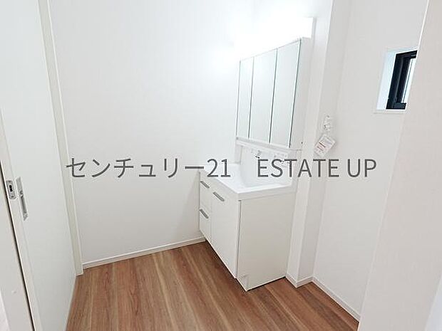 【洗面台・洗面所】スペースの広い洗面所が特徴