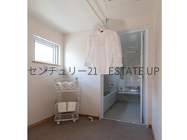 【洗面台・洗面所】スペースの広い洗面所が特徴