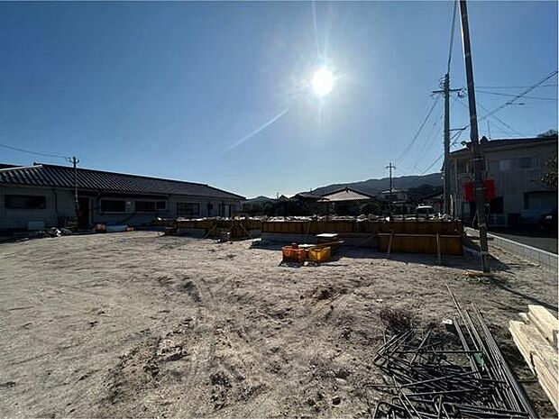 【完成前外観】