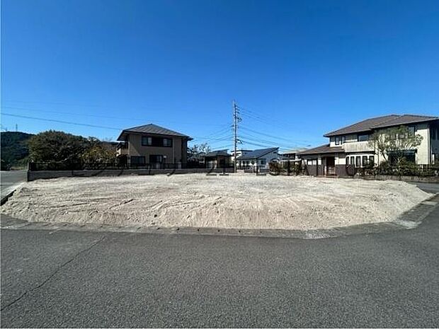 【完成前外観】