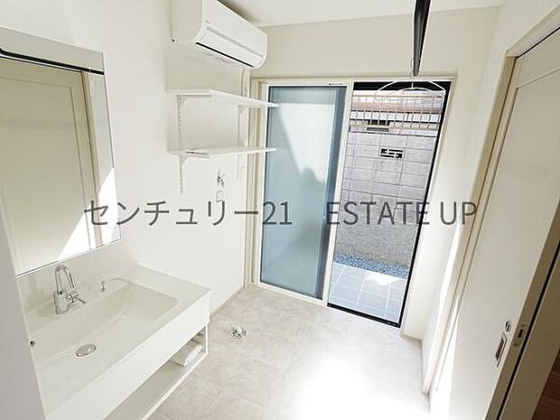 【洗面台・洗面所】スペースの広い洗面所が特徴