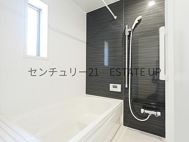 【バス】1日の疲れを癒してくれるバスルーム。