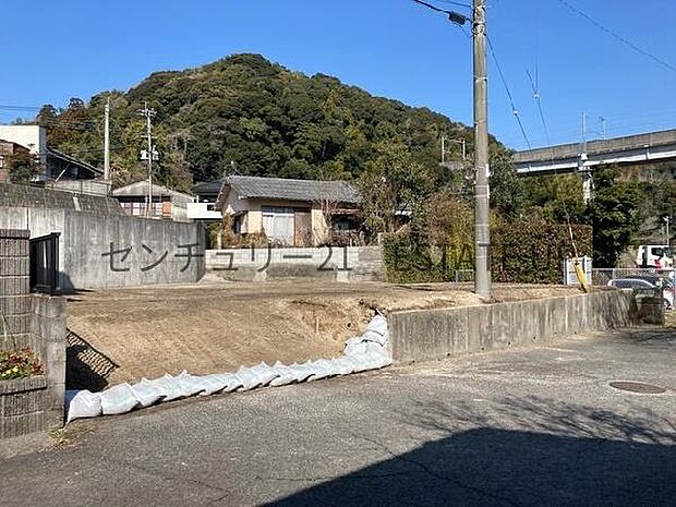 【完成前外観】