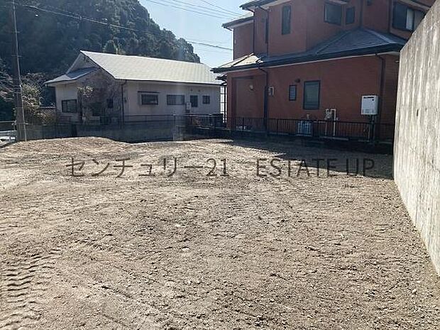 【完成前外観】