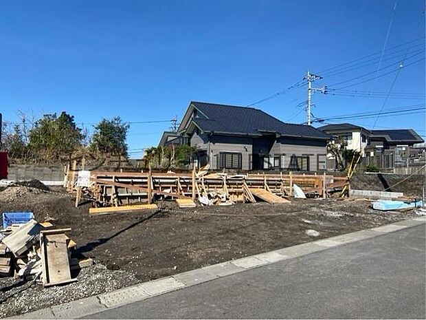 【完成前外観】