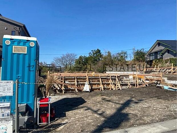 【完成前外観】