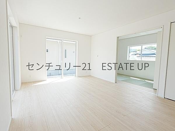 リビング/ダイニングを拡大表示