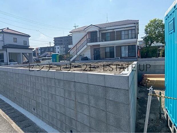 【完成前外観】