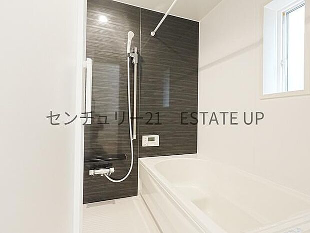 【バス】1日の疲れを癒してくれるバスルーム。