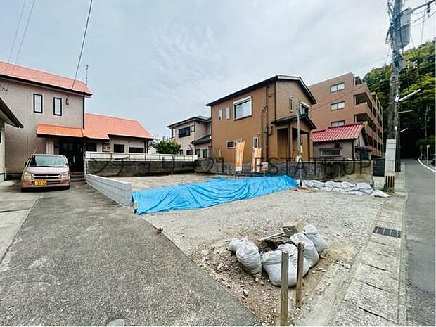 【完成前外観】