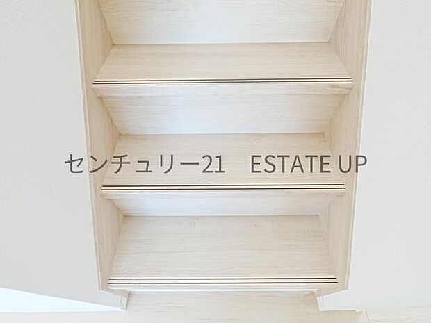 【階段】リビング階段なので家族のコミュニケーションが増えますね。