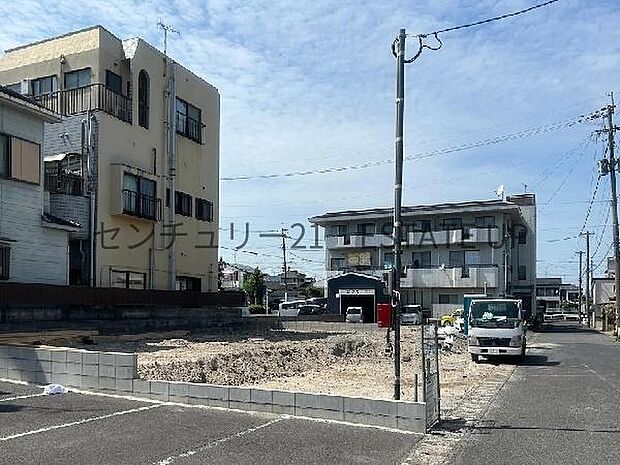 【完成前外観】