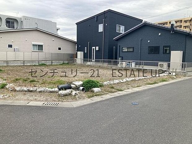 【完成前外観】