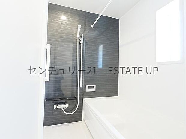 【バス】1日の疲れを癒してくれるバスルーム。