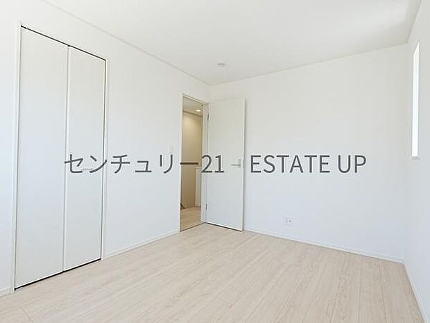 【洋室】家族構成やライフスタイルに合わせて、多目的にお使いいただけます。