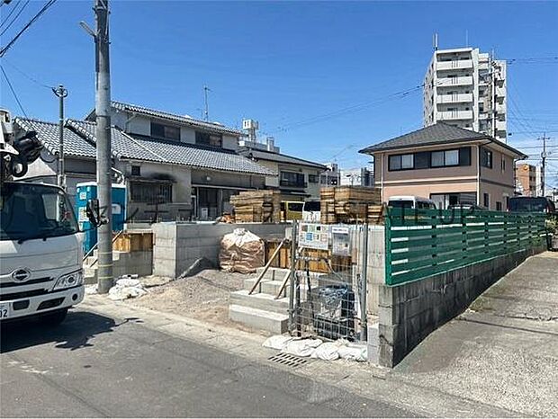 【完成前外観】