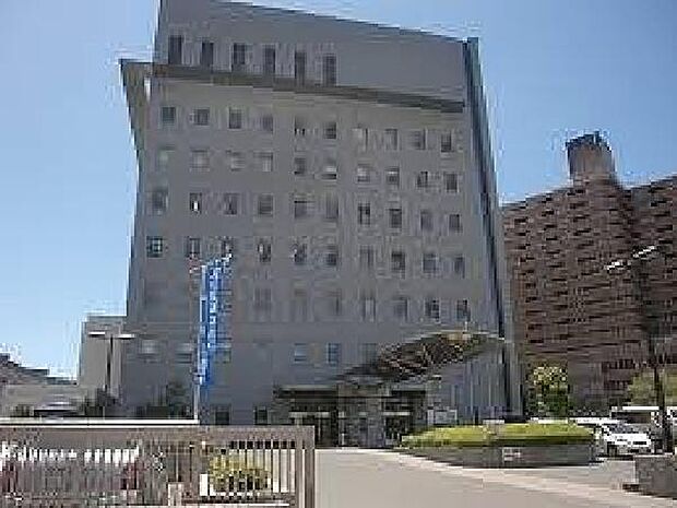 鹿児島中央警察署まで751m、交番・警察署が最寄りにあり、防犯面でも安心して暮らせる住環境です。