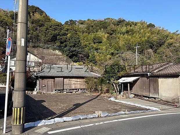 【完成前外観】