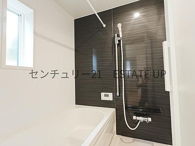 【バス】1日の疲れを癒してくれるバスルーム。