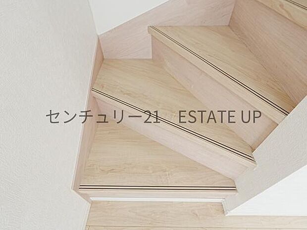 【階段】リビング階段なので家族のコミュニケーションが増えますね。