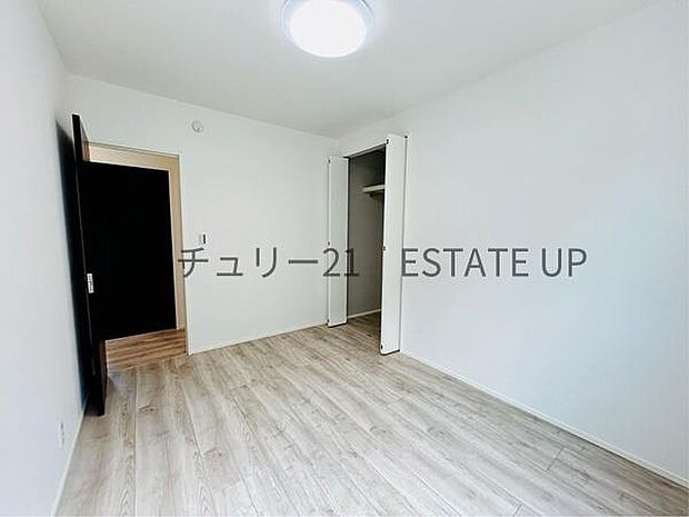 【洋室】家族構成やライフスタイルに合わせて、多目的にお使いいただけます。