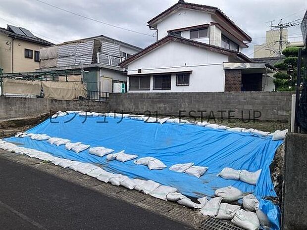 【完成前外観】