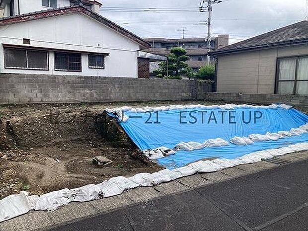 【完成前外観】