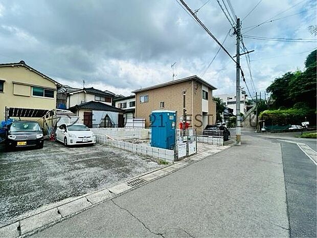 【完成前外観】