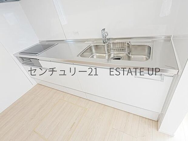 【キッチン】解放感に優れているキッチン♪床下収納もあります。