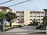 周辺：鹿児島市立東谷山中学校まで1531m、東谷山中学校の校訓は「英知・情操・健康」であり、学校の教育目標は「考える」「心豊かなひと」「たくましい人」です。
