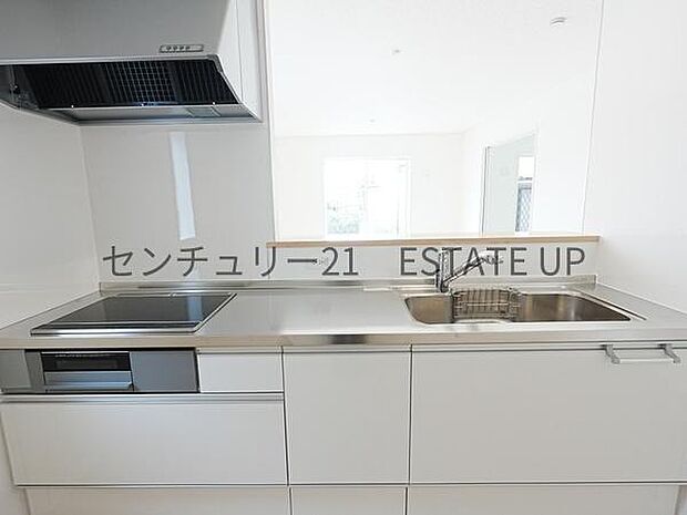 【キッチン】リビングで過ごすご家族を見守りながら作業ができます。