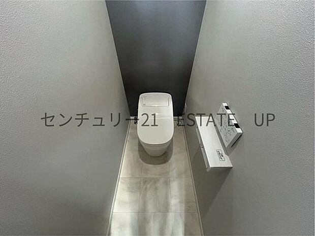 【トイレ】各階にトイレが付いているので、忙しい朝の時間帯にも安心。