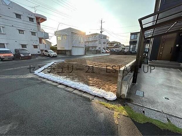 【完成前外観】