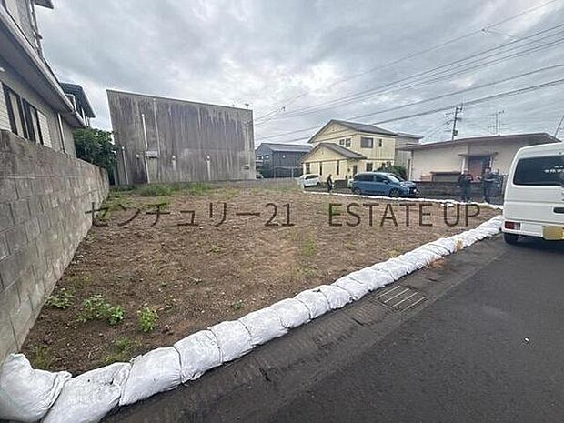 【完成前外観】